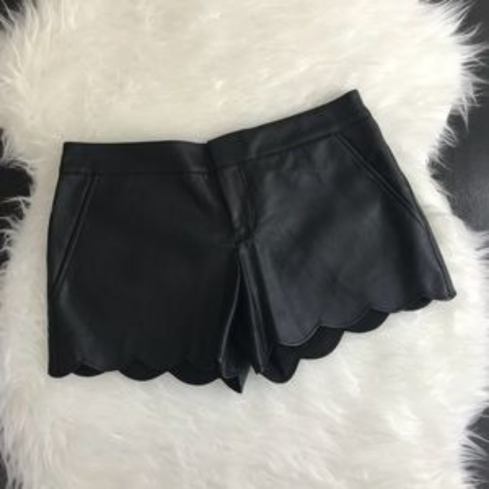 Club Monaco Leather Shorts Size 2